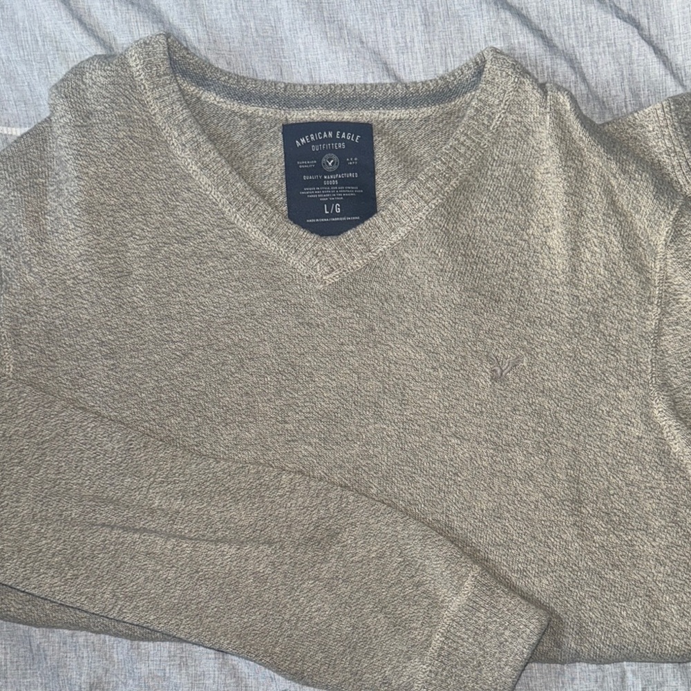 American Eagle Outfitters Men's Cream Sweater